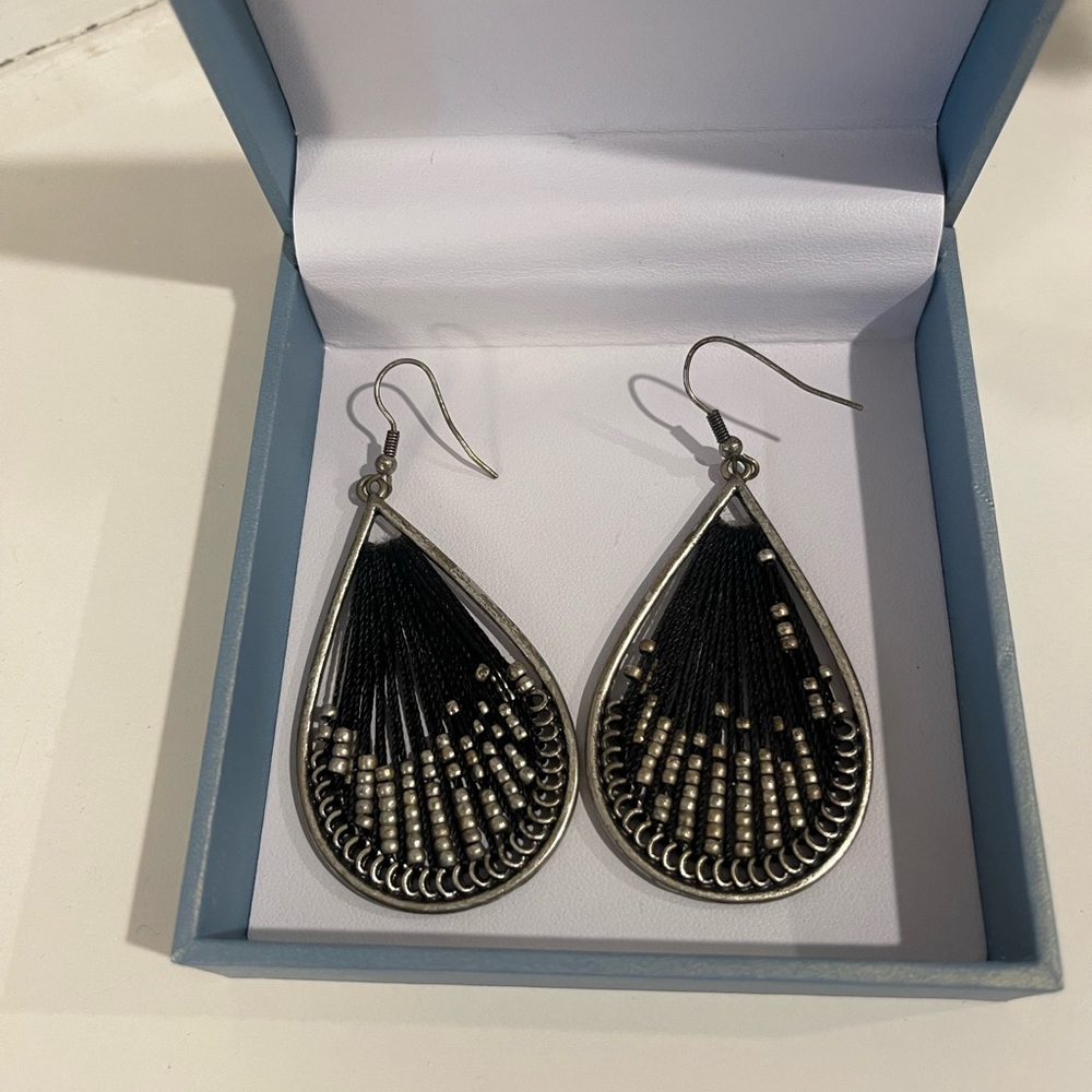 Black & silver tear drop woven earring